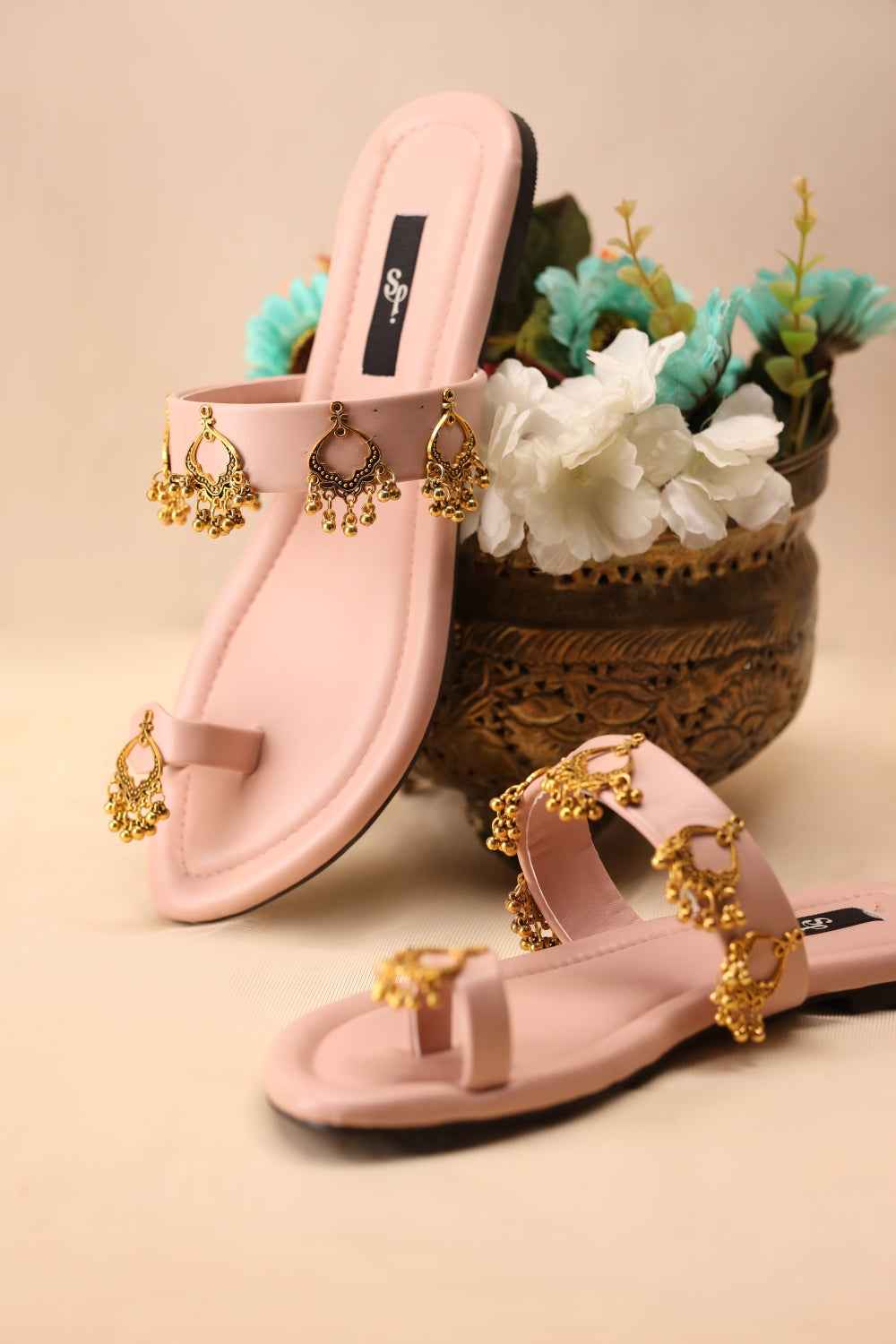JootiShooti - Nauratan Pink Kolhapuri For Women