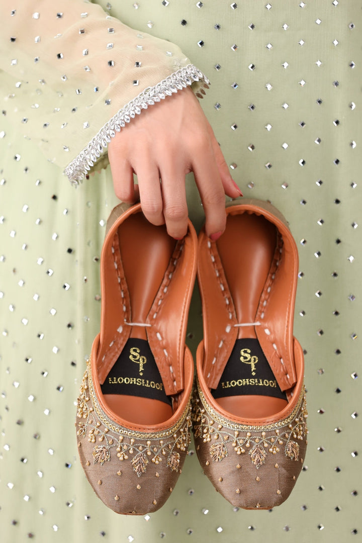 JootiShooti - Zarmin Gold Khussa For Women
