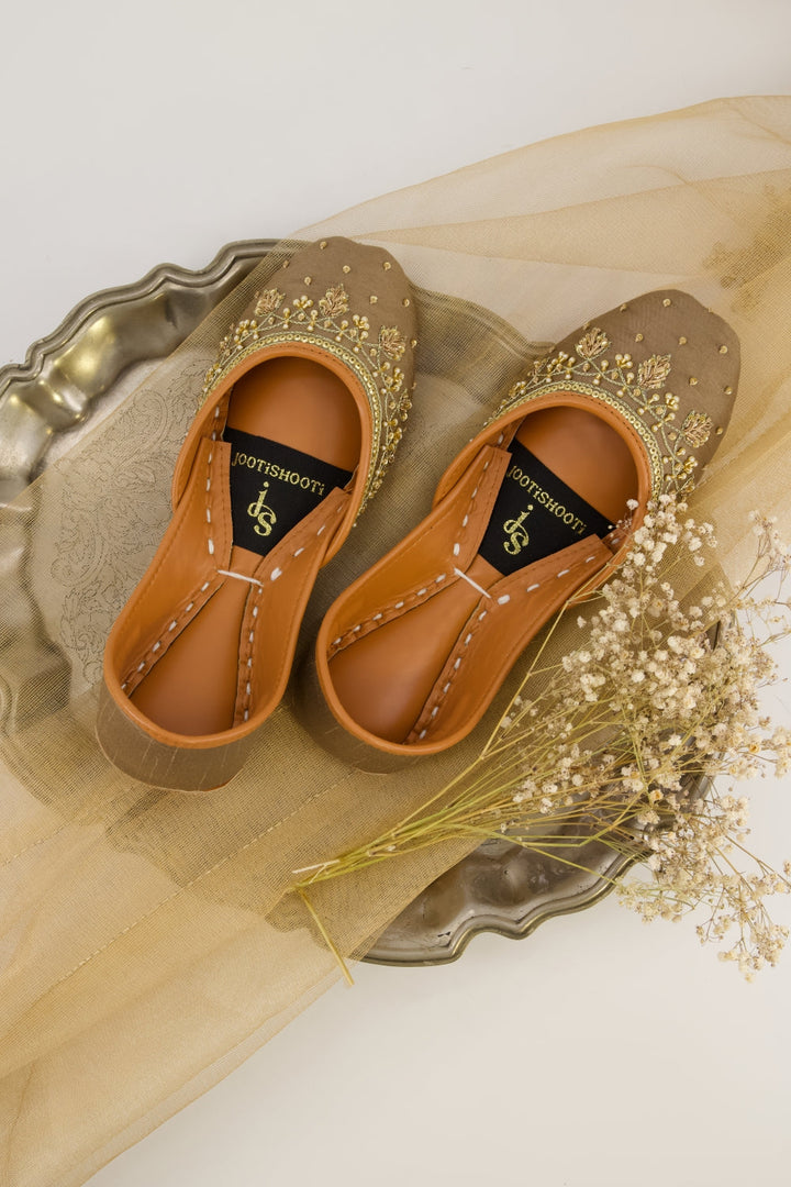 JootiShooti - Zarmin Gold Khussa For Women