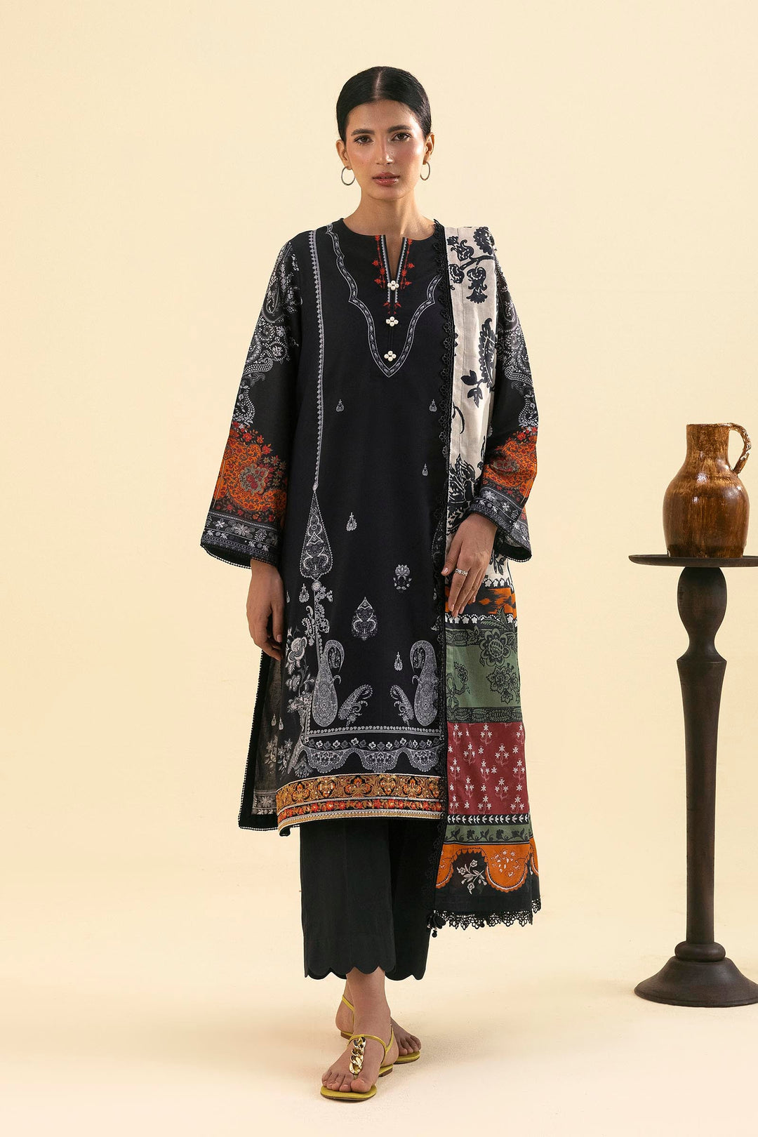 Sana Safinaz Embroidered 3 Piece Lawn Suit Unstitched Black