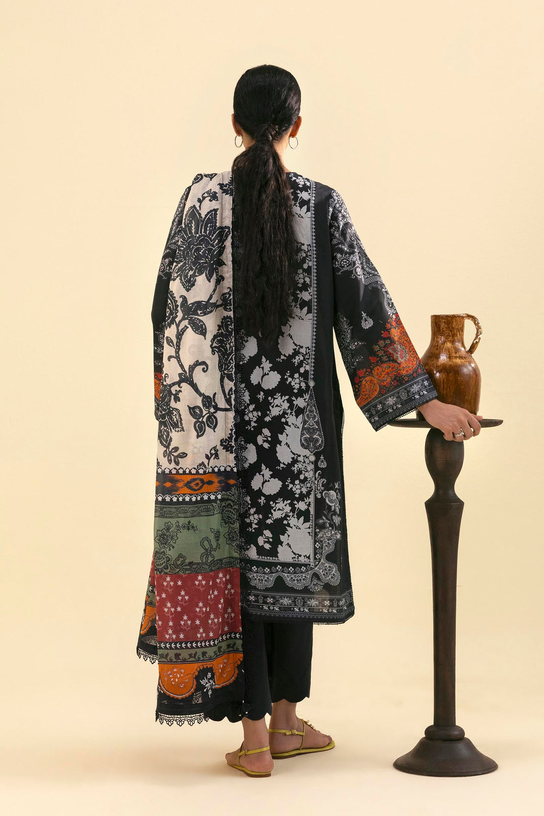 Sana Safinaz Embroidered 3 Piece Lawn Suit Unstitched Black