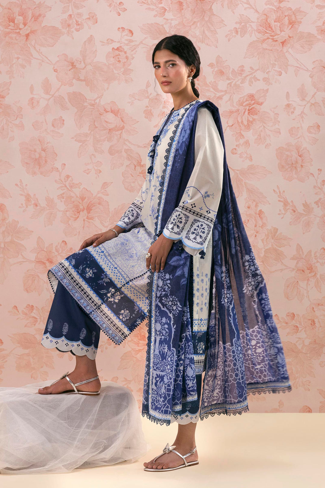 Sana Safinaz Embroidered 3 Piece Lawn Suit Unstitched White