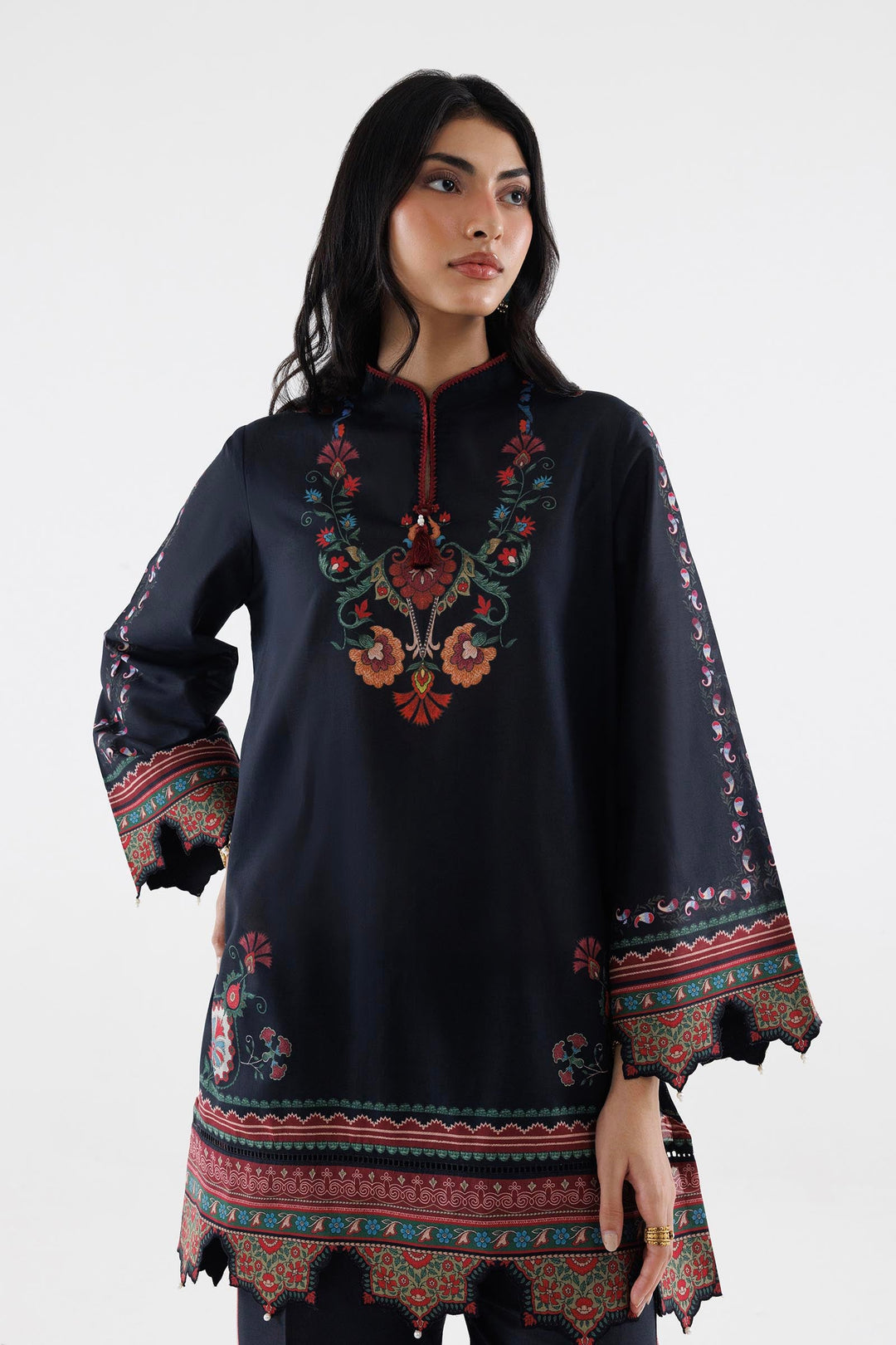 Sana Safinaz Embroidered 3 Piece Lawn Suit Unstitched Black