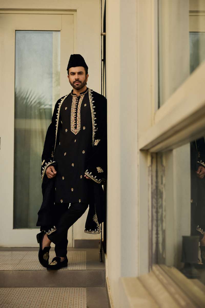 Deepak Perwani - Fine Crisp Kurta Pajama For Men - Black - 2 Piece