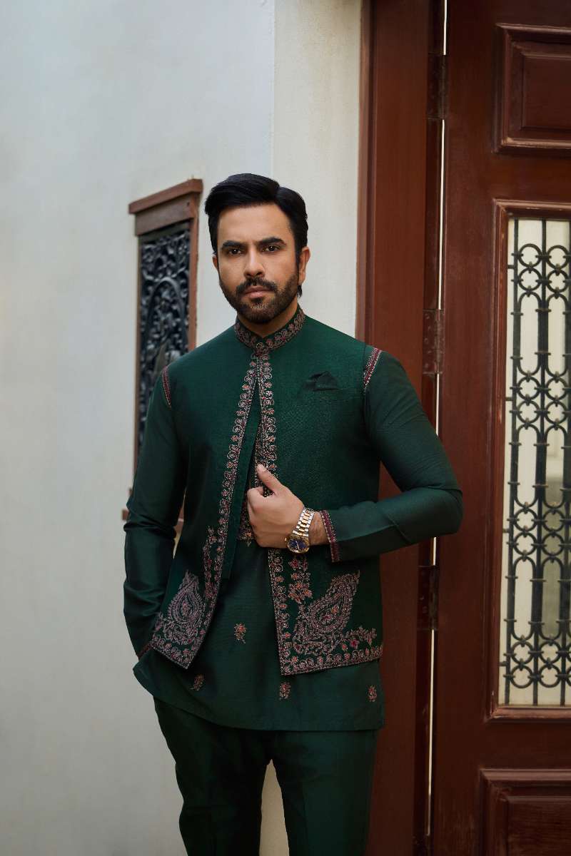 Deepak Perwani - Cotton-Silk Kurta Pajama For Men - Emerald Green - 2 Piece