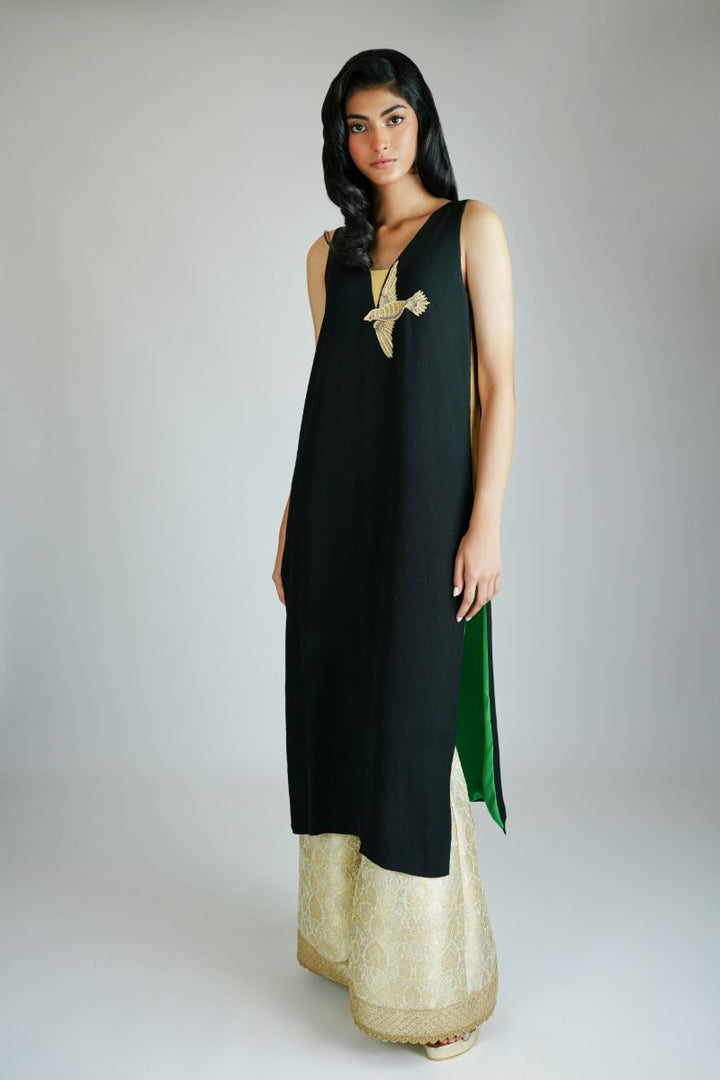 Maheen Khan - WHITE & GOLD FLARE - JAMAWAR - 1 Piece