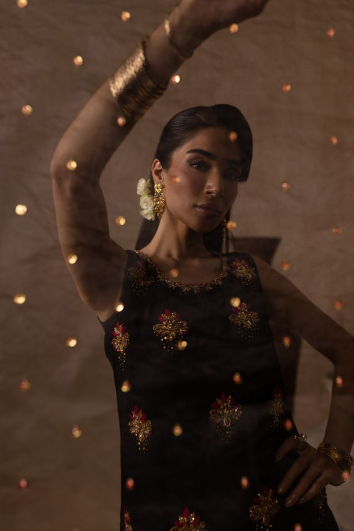 Maria Osama Khan - Charcoal Charm - BLACK - RAWSILK & Organza - 3 Piece