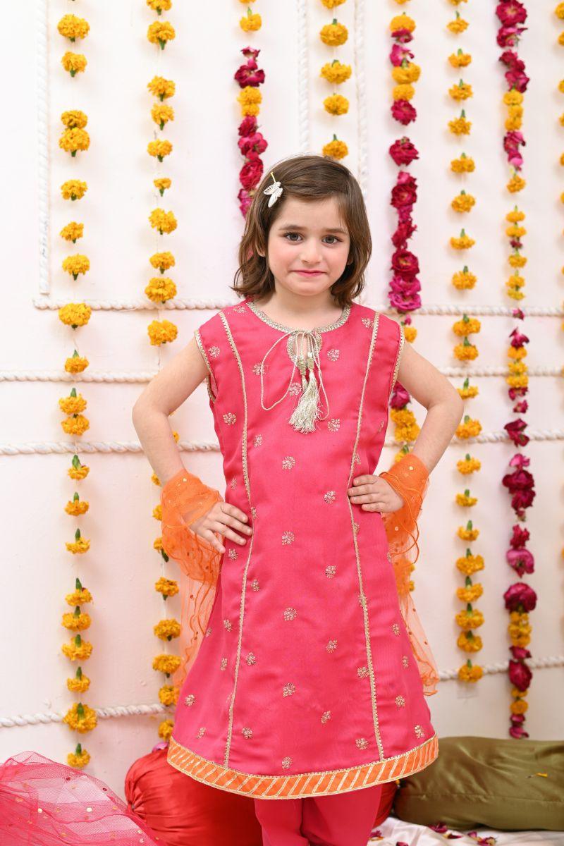 Mom4Little Maryam Khalid Outfit