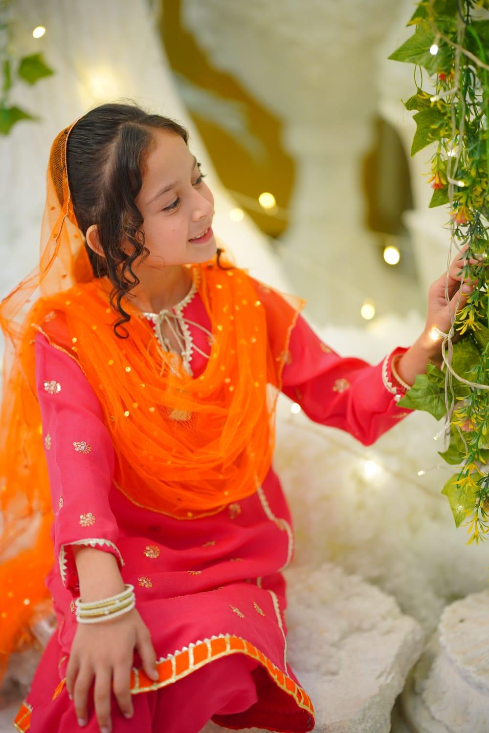 Mom4Little Maryam Khalid Outfit