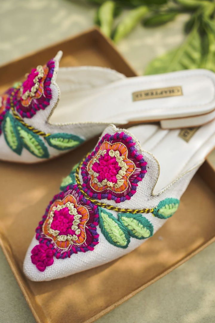 CHAPTER 13 - Mule | Laado Raani - 19956