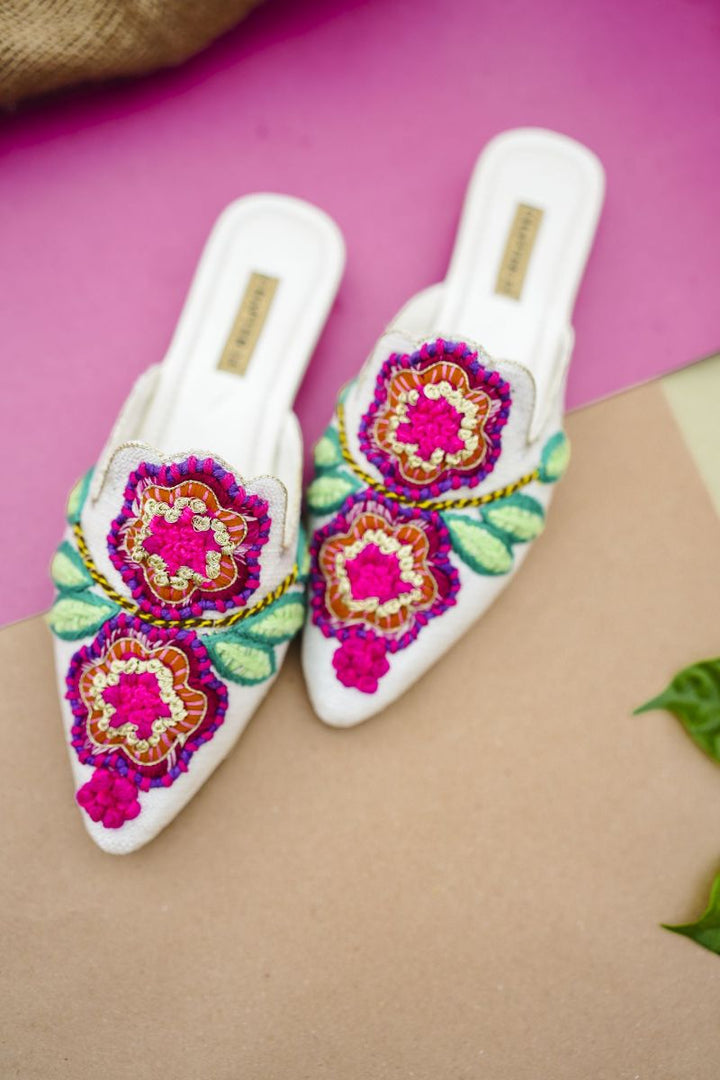 CHAPTER 13 - Mule | Laado Raani - 19956