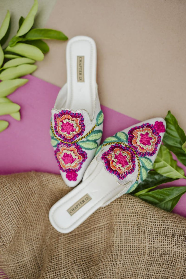 CHAPTER 13 - Mule | Laado Raani - 19956