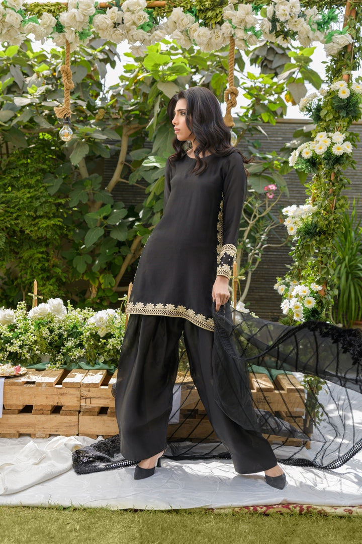 Alishba Kashif - NOIR ELEGANCE - Black - Sheesha silk - 3 Piece