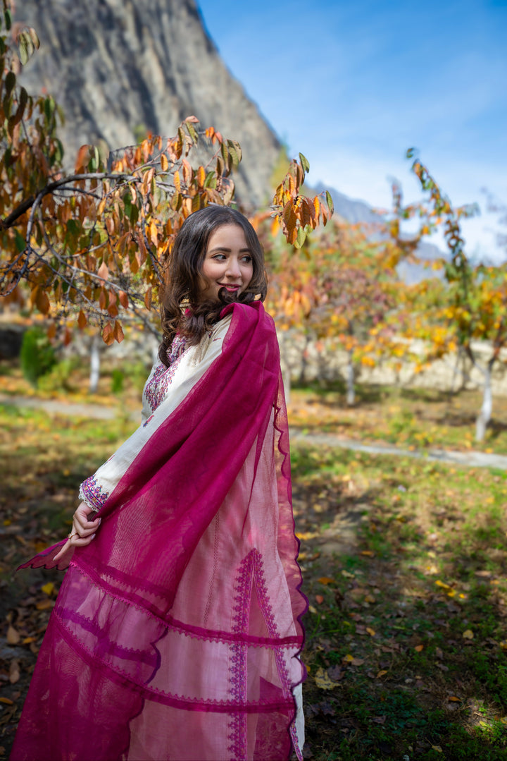 Omal by Komal - Khushbu - White - Khaddar, Khadi Net & Organza Dupatta - 3 Piece