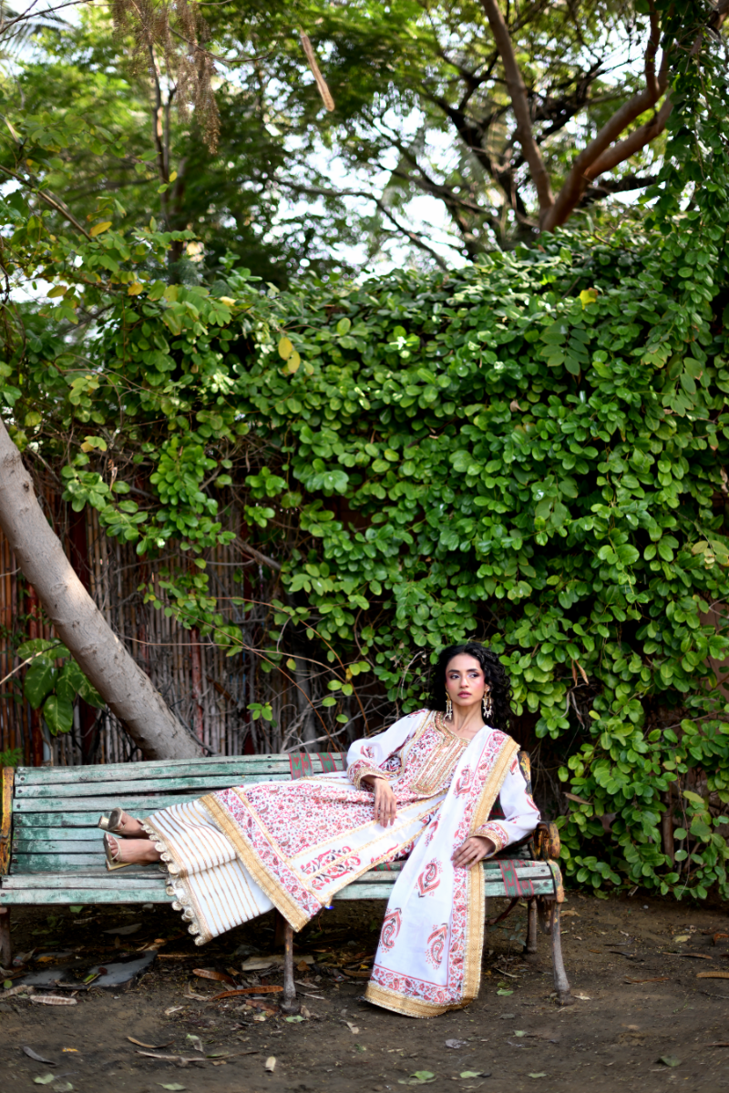 Pinktree - Ivory Whispers - 3 Piece
