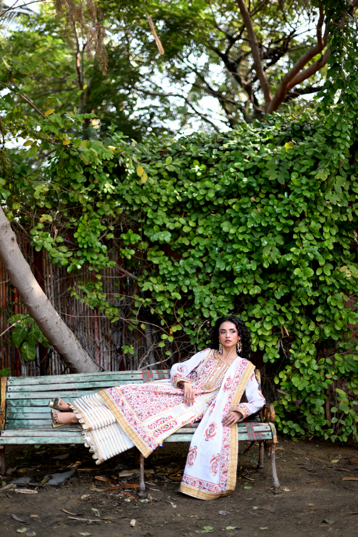 Pinktree - Ivory Whispers - 3 Piece