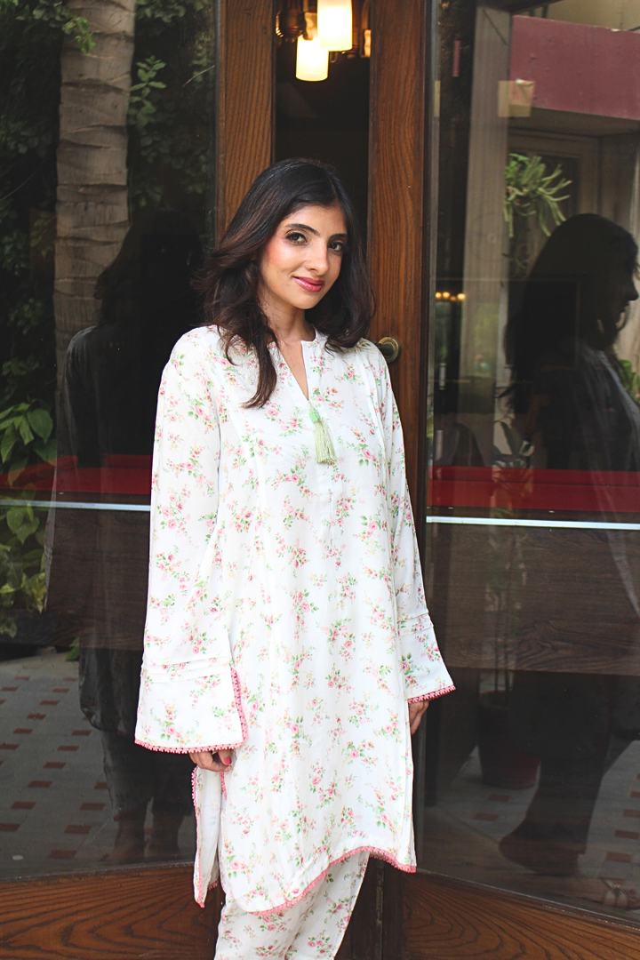 Nazia and Parisa - Rose - white - Lawn - 2 Piece