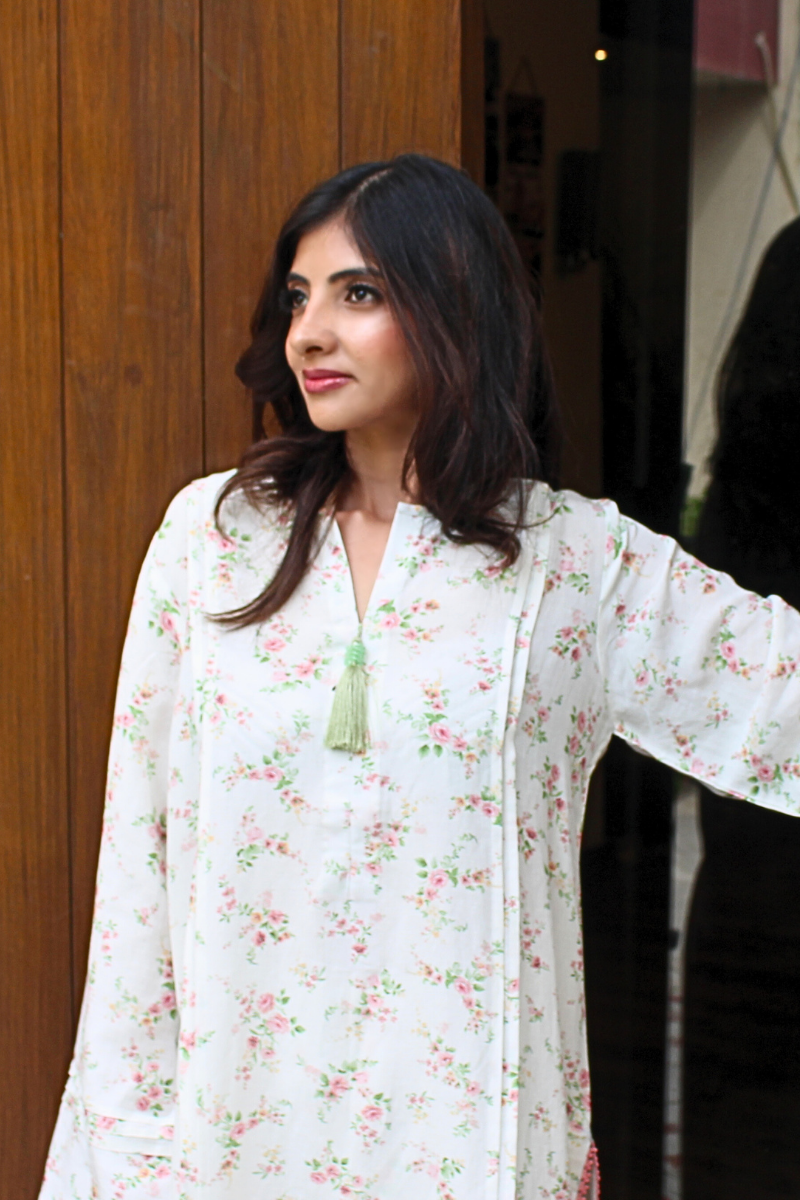 Nazia and Parisa - Rose - white - Lawn - 2 Piece