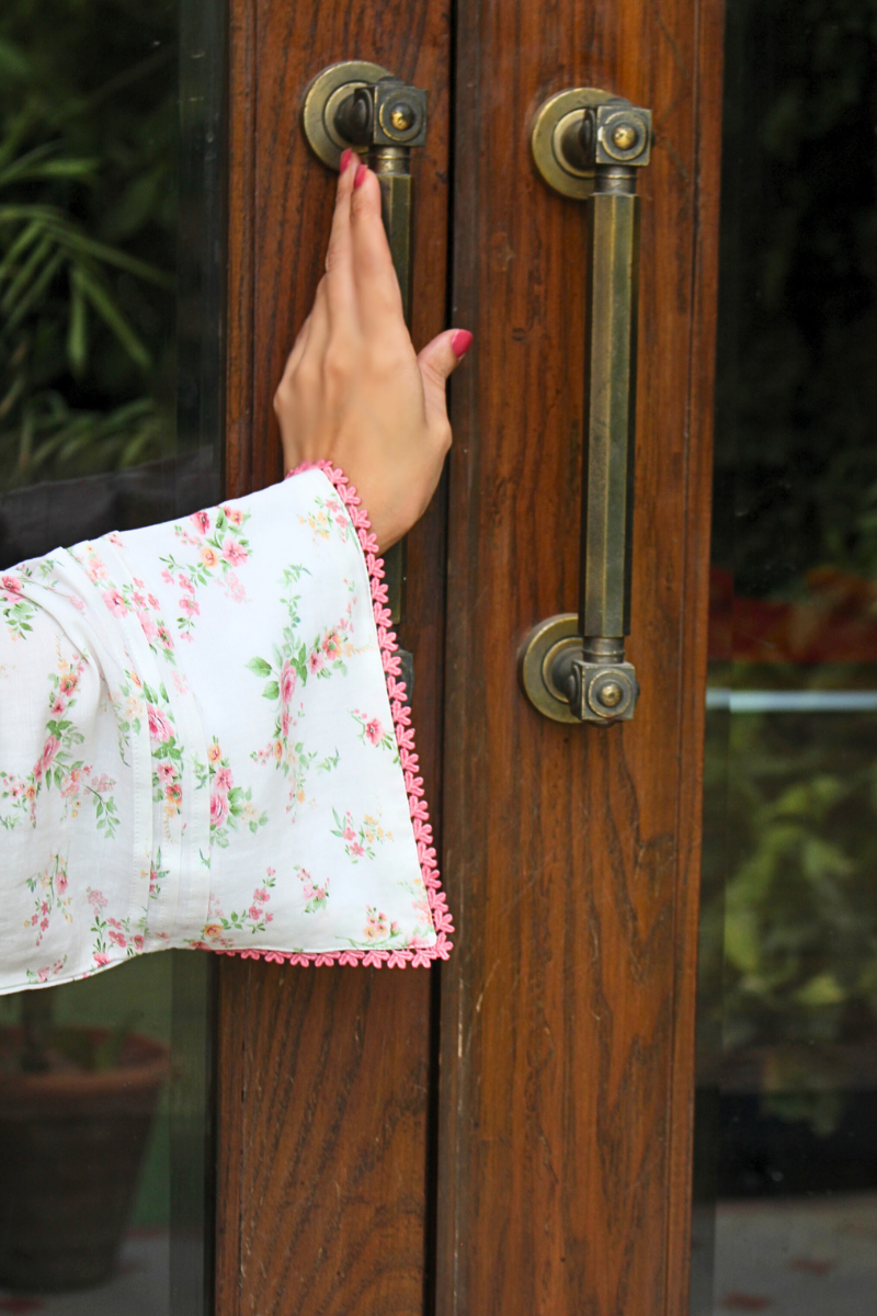 Nazia and Parisa - Rose - white - Lawn - 2 Piece