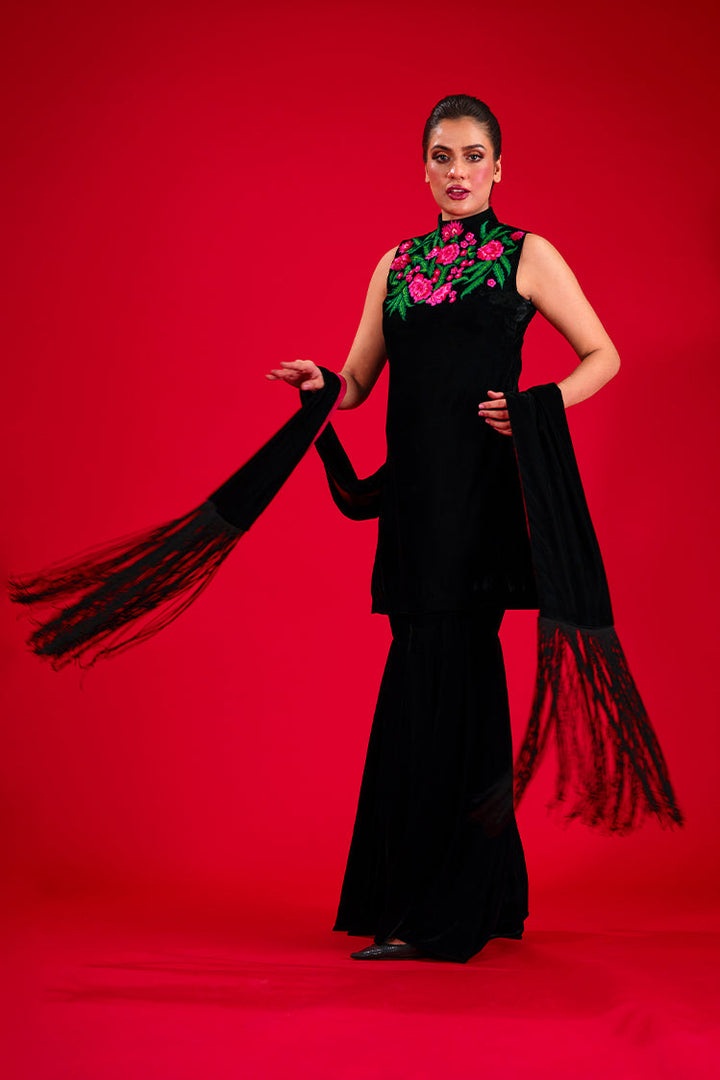 Salahuddin Pasha - Matte Noir Bloom Velvet Gharara For Women - Black - 3 Piece