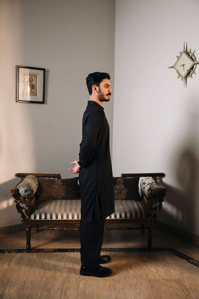 Shahjahan - Black Shalwar kameez - 2 Piece