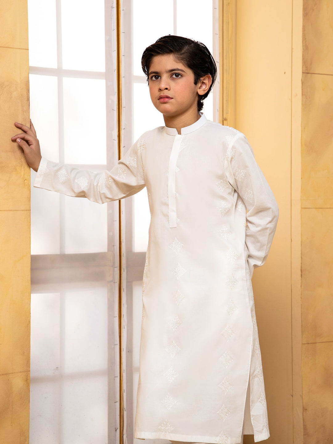 Shahjahan - White Embroidered Kutra Trouser - 2 Piece
