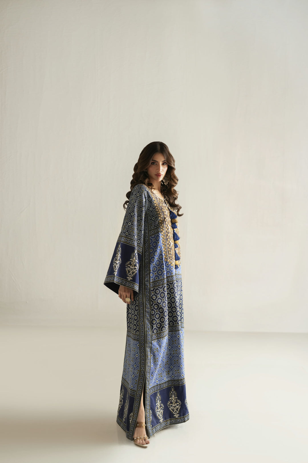 Shehrnaz - Pure Medium Silk Indigo Heritage Suit

 For Women - Navy Blue