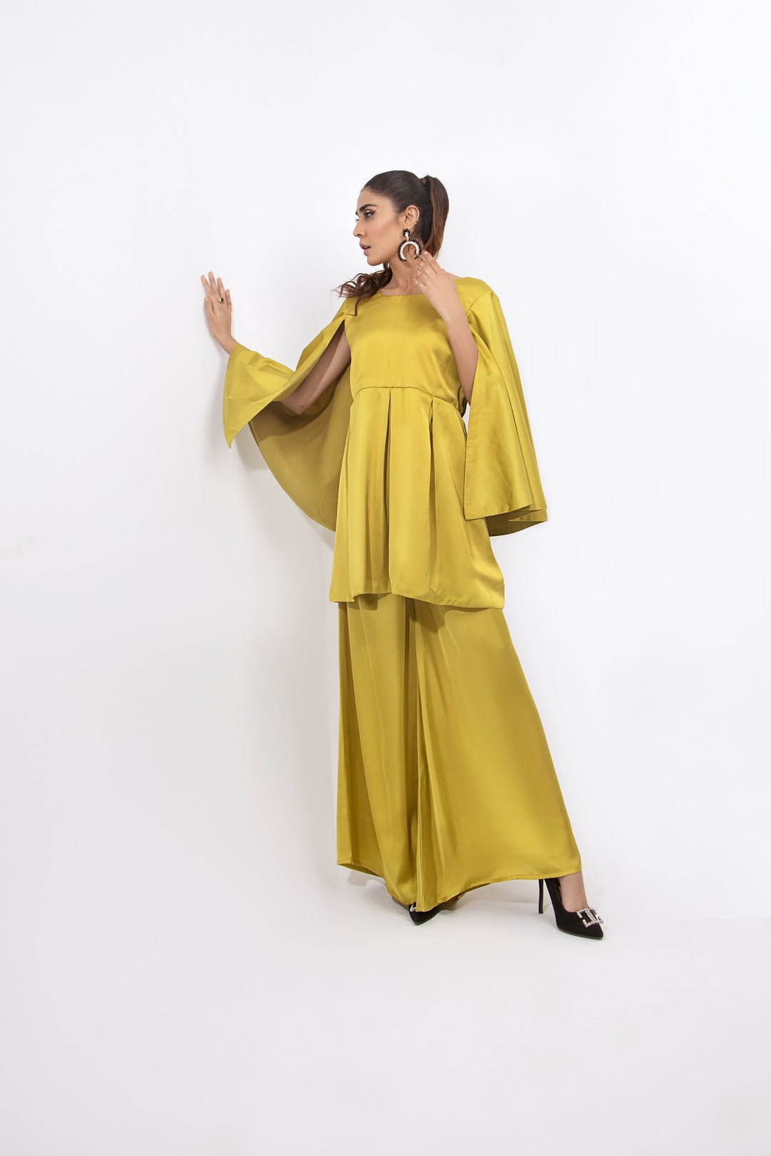 Syah - Co-Ord Set Bell Sleeves Top With Palazzo - Silk - 2 Piece