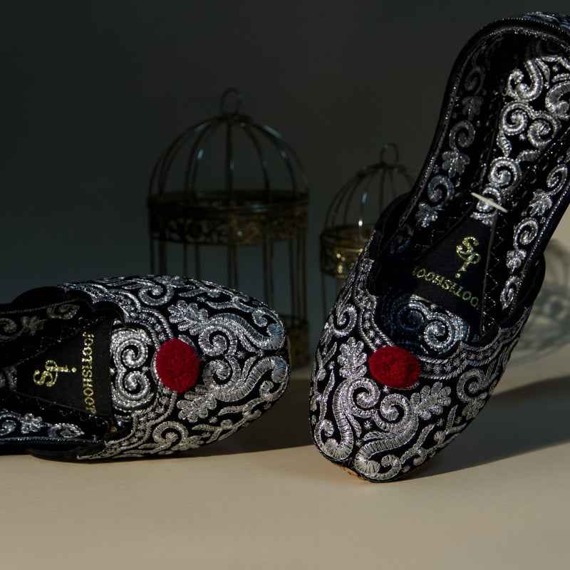 JootiShooti - Naqsh-e-Chandi (Red Pompom)