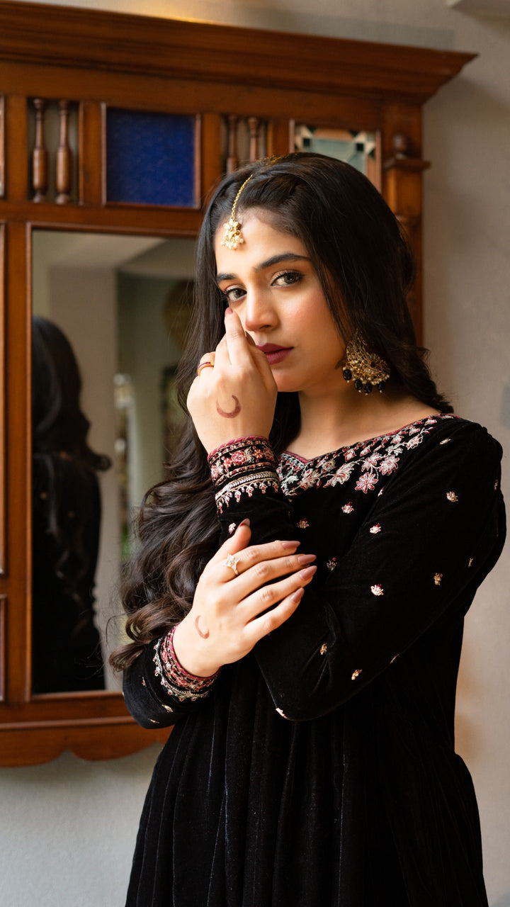 Omal by Komal - Dur-e-Shehwar - (Limited Edition) - Black - Velvet - 3 Piece