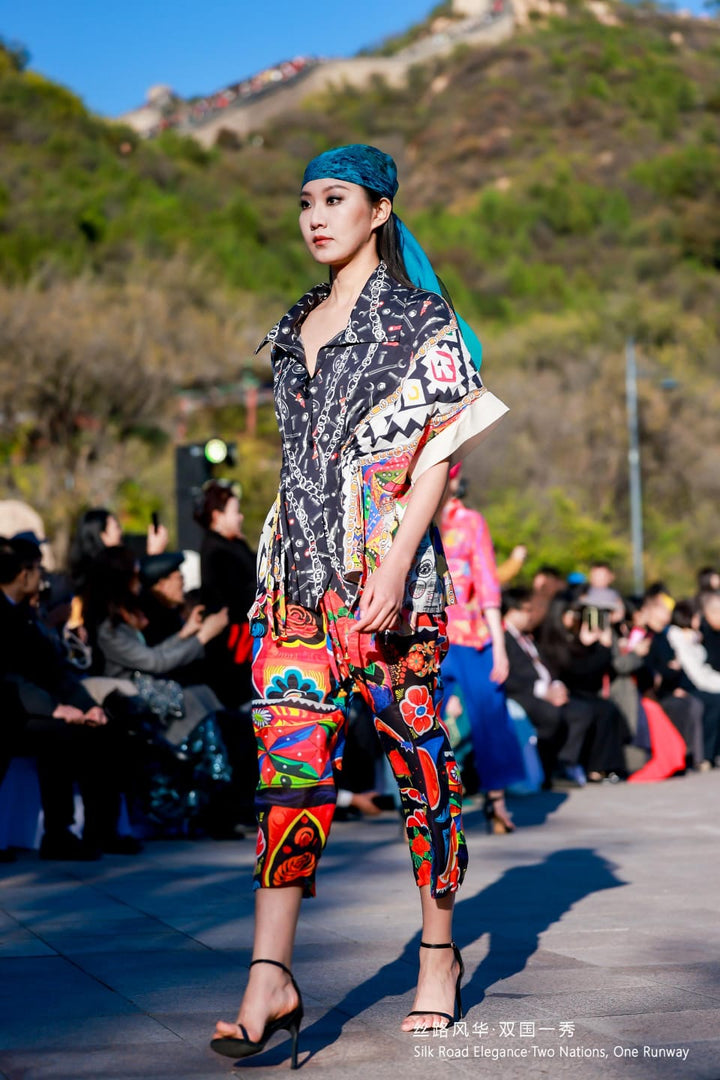 Gulabo - Caravan - Black Multi Truck Art - Pure Silk Cotton - 1 Piece