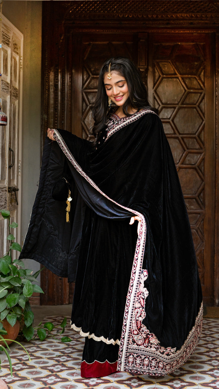 Omal by Komal - Dur-e-Shehwar - (Limited Edition) - Black - Velvet - 3 Piece