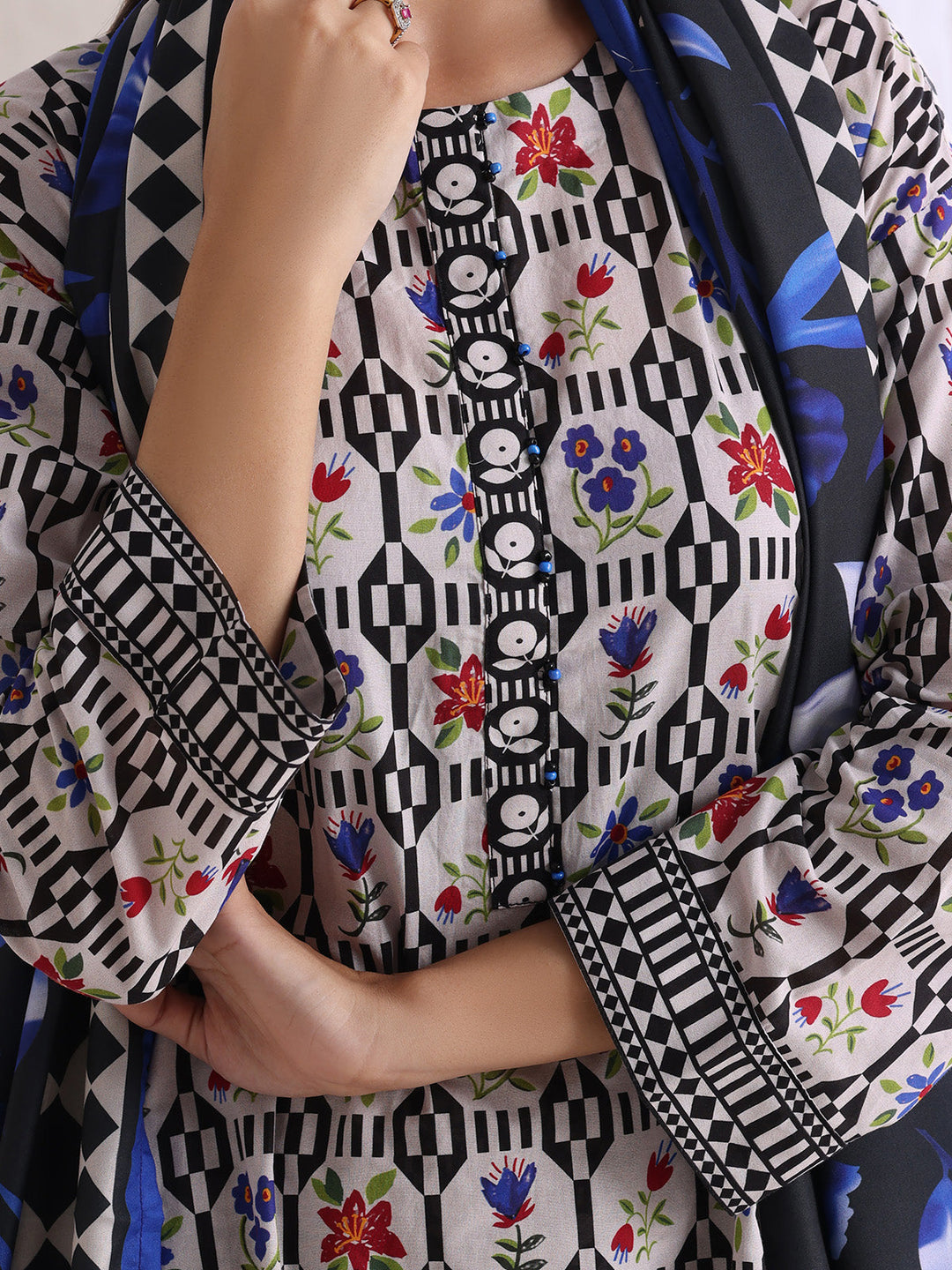 Oaks - Lawn Printed Unstitch Suit For Women - Black - 3 Piece