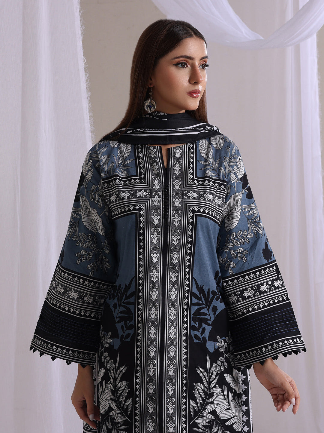 Oaks - Lawn Printed Unstitch Suit For Women - Grey - 3 Piece