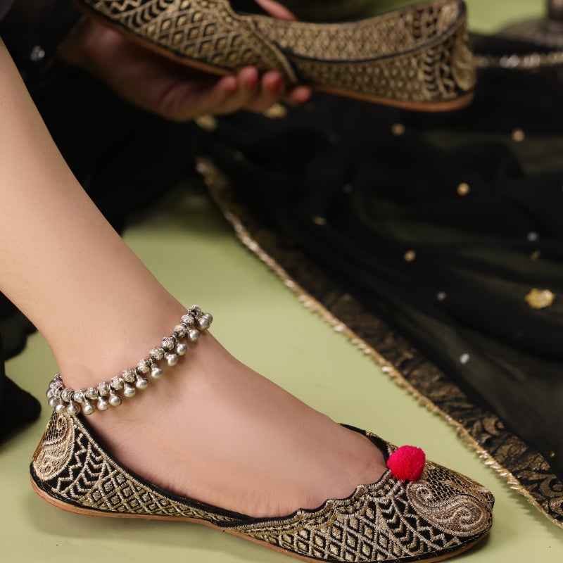 JootiShooti - Naqsh-e-Zar (Pink Pompom)