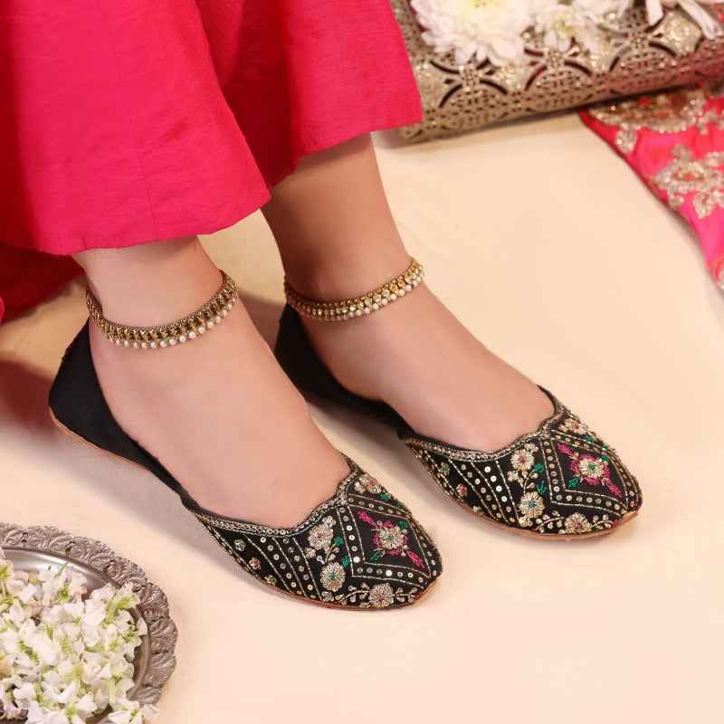 JootiShooti - Regalia Noir Heirloom Khussa For Women