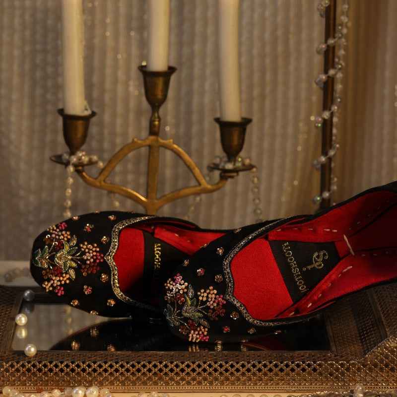 JootiShooti - Ombre Oasis Black Khussa For Women