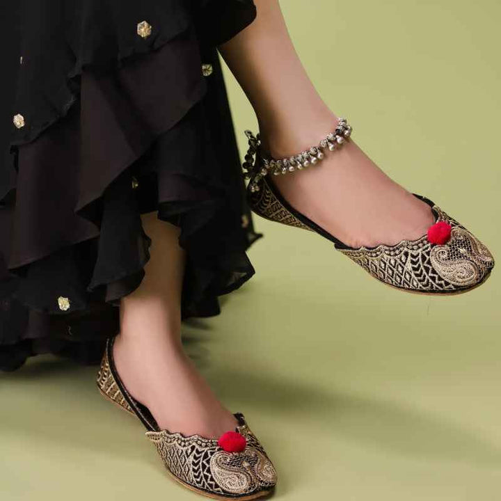 JootiShooti - Naqsh-e-Zar (Pink Pompom)