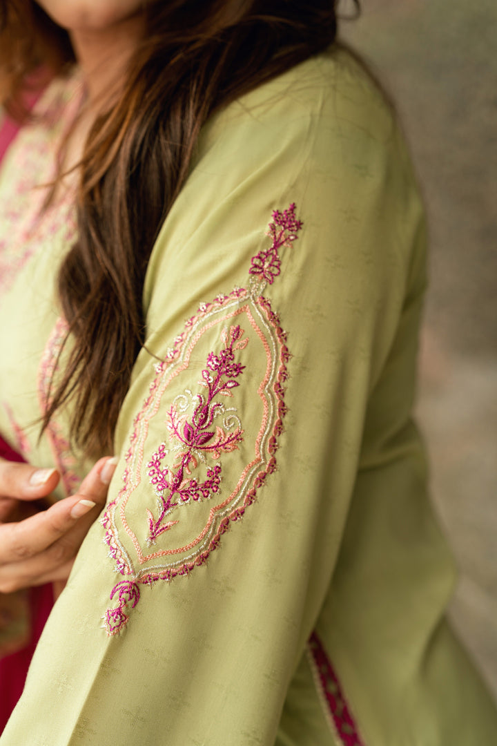 Omal by Komal - Seerat - gold maysuri deep plum dupatta - 3 Piece