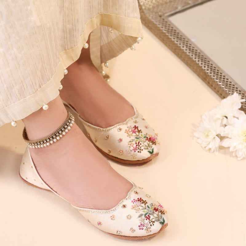 JootiShooti - Ombre Oasis White Khussa For Women