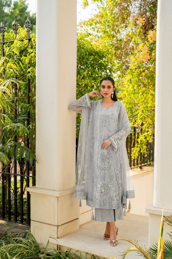 hina khawaja in Natasha Kamal - Ellie - grey sequins - Net lined with crepe de chin - 3 Piece