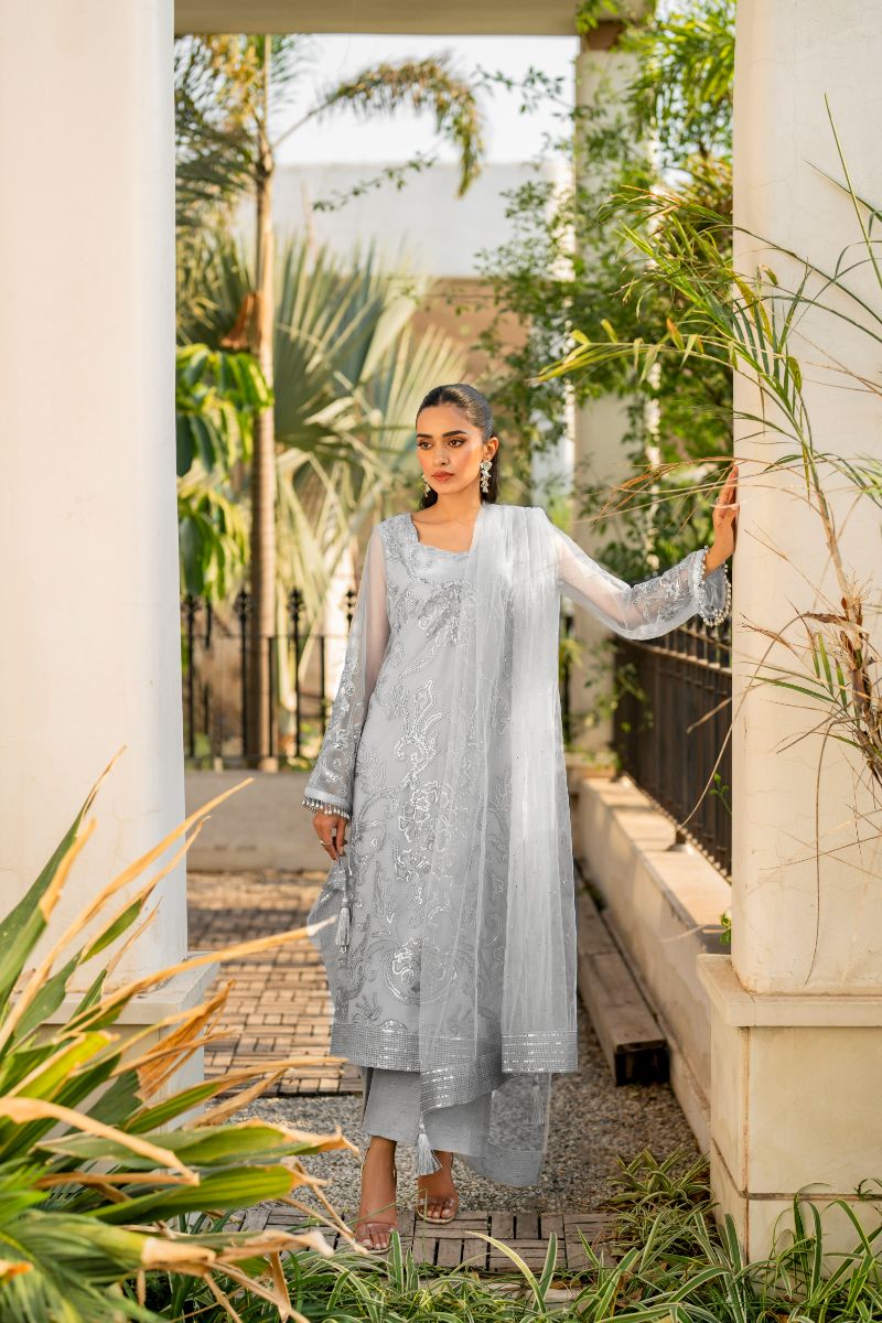 hina khawaja in Natasha Kamal - Ellie - grey sequins - Net lined with crepe de chin - 3 Piece