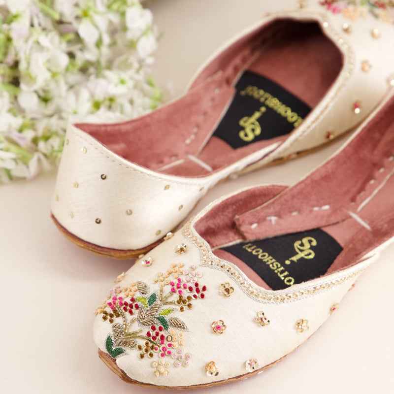 JootiShooti - Ombre Oasis White Khussa For Women