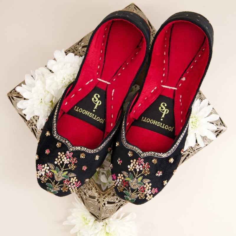 JootiShooti - Ombre Oasis Black Khussa For Women