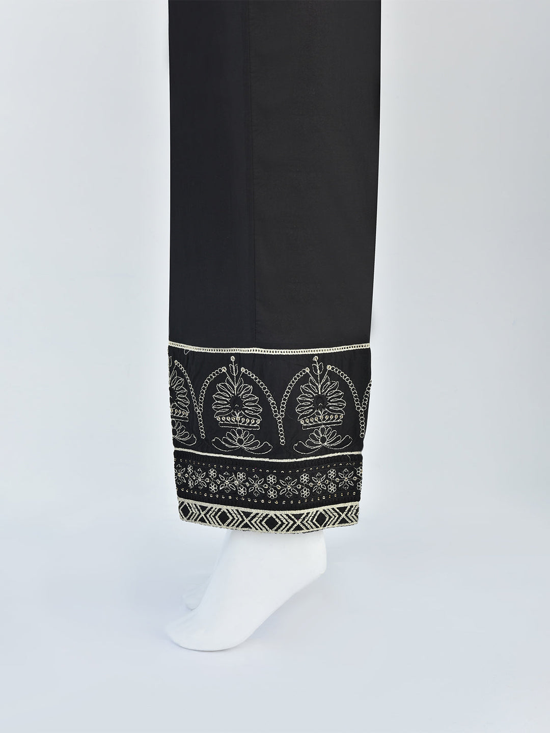 Oaks - Women Black Lawn Trouser  - 1 Piece