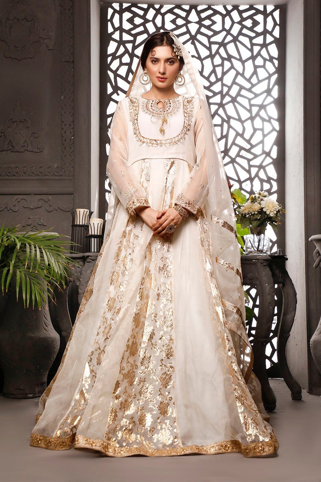 Sanas - Handwork Embroidered Lorex Organza Maxi | Nikhaar | M202019