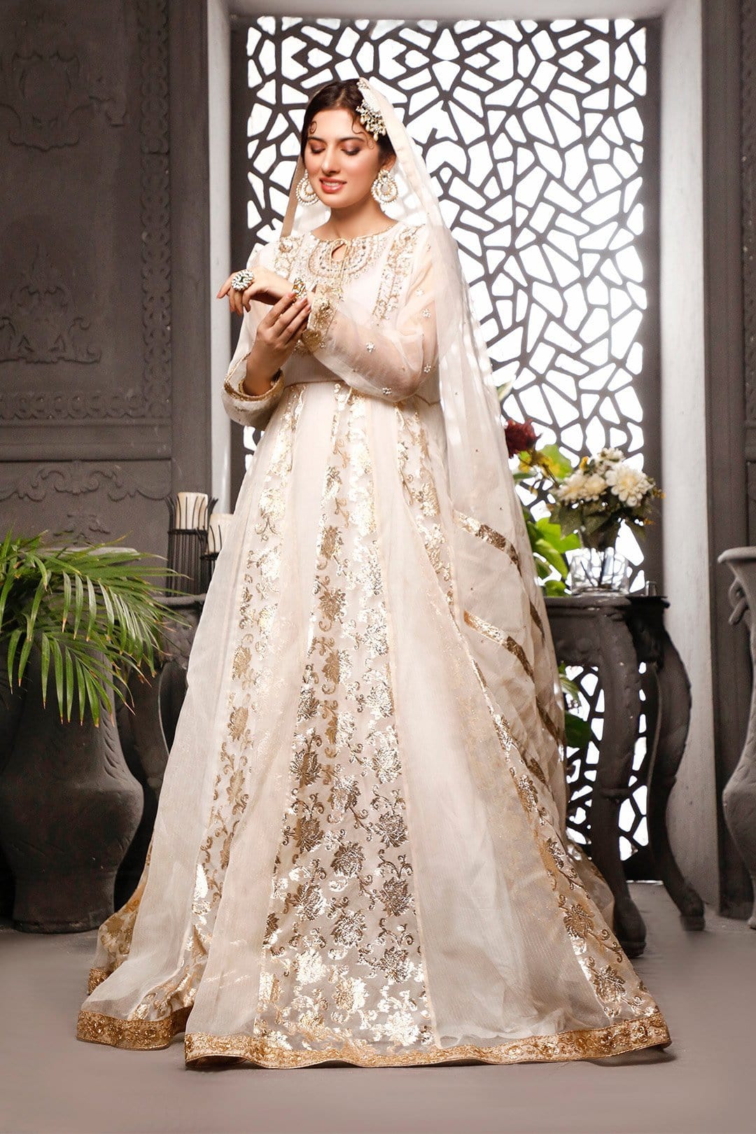 Sanas - Handwork Embroidered Lorex Organza Maxi | Nikhaar | M202019