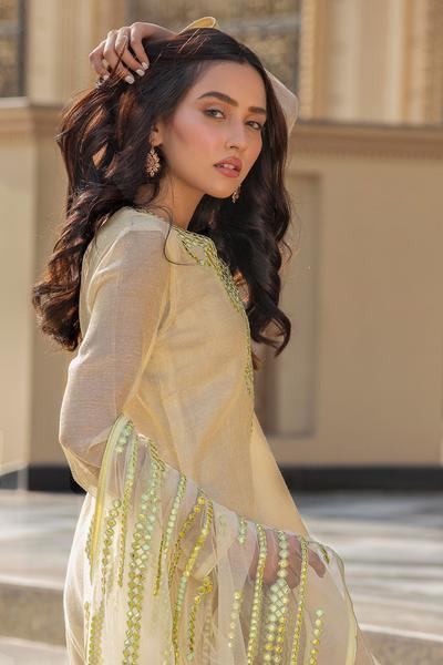 Natasha Kamal - Nina