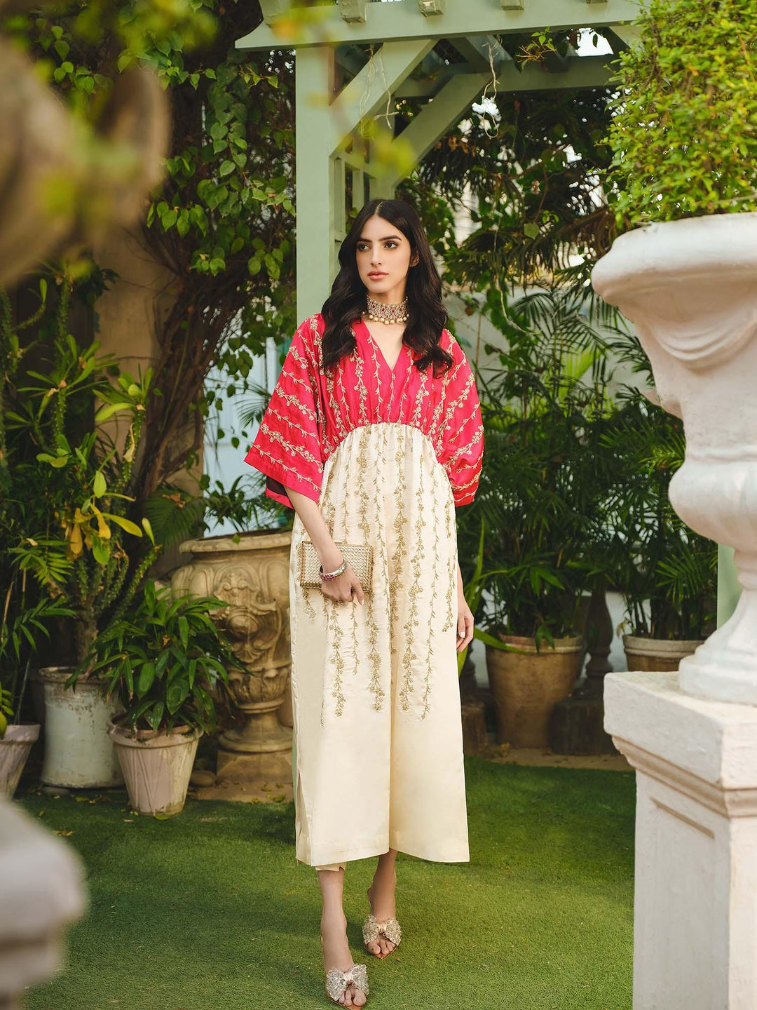 Nuriyaa - Gul - Studio by TCS