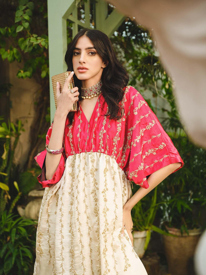 Nuriyaa - Gul - Studio by TCS